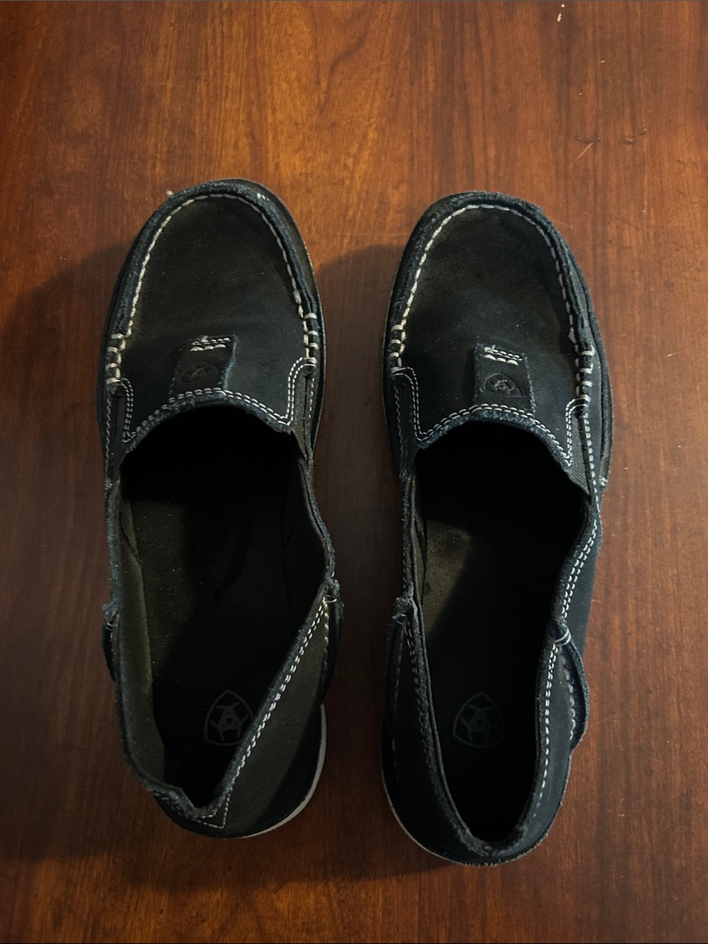 Women’s Ariat Cruisers (Black)